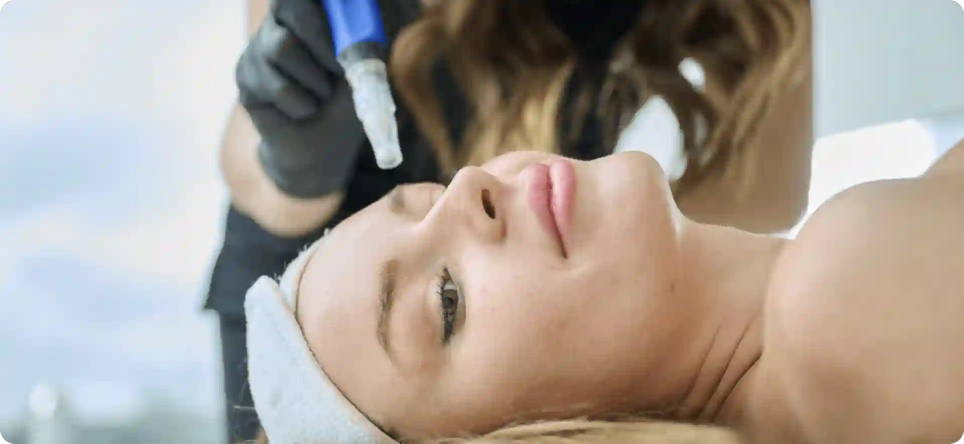 How Do Microneedles Trigger New Collagen and Elastin in Loose Skin Northamptonshire?